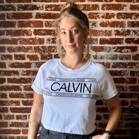 Calvin Klein Jeans Short Sleeve Cropped Sweatshirt - Picture 1 of 8